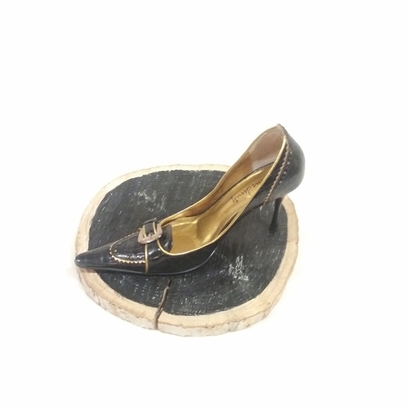 High Heels - Picture 5 of 5